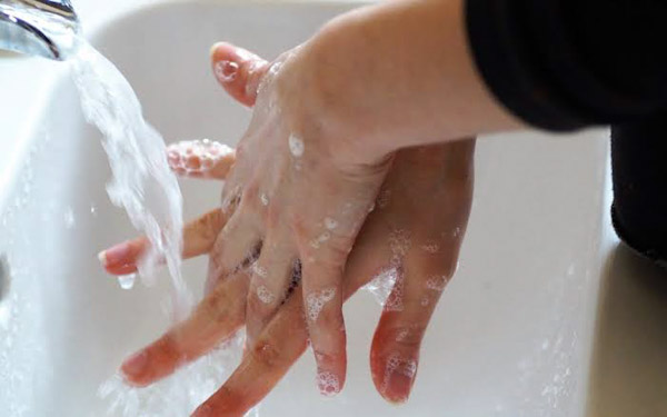 Correcta higiene de manos, ayuda a la prevención de enfermedades.
