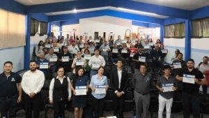 Brindan taller profesores Internacionales de UNIVA La Piedad dirigido a docentes del COBAEM