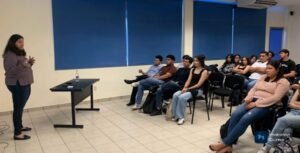 Alumnos de UNIVA reflexionan sobre la construcción sostenible en charla internacional México-Bolivia