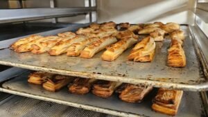 Ofrece UNIVA curso de Panadería para habitantes de Ecuandureo