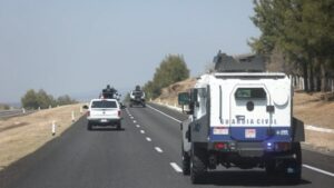Pausa de corridas de autobuses, cierre de tiendas de conveniencia y centros comerciales