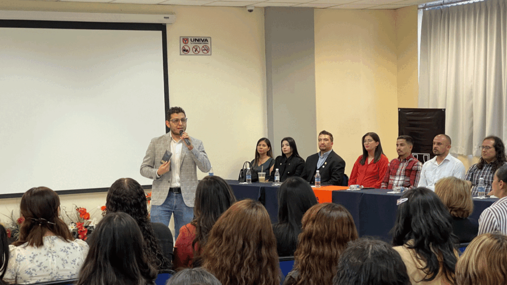 Presentan del libro “De la mano a la mesa”