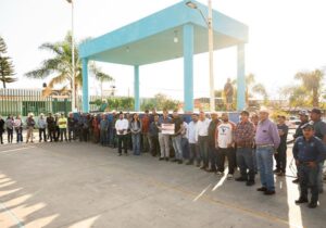 Entrega La Piedad cemento a comunidades