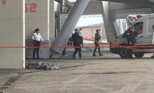 Muere aficionado de México al caer en área de palcos de estadio CDMX