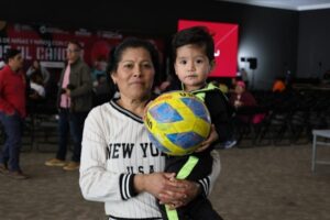 Garantizan apoyo económico a 382 familias de niñas y niños con cáncer