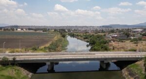 Continúan trabajando en limpieza de Río Lerma