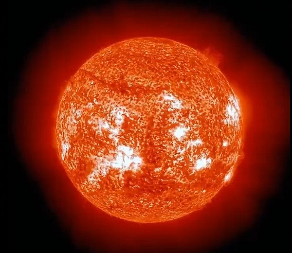 GOES-19 capta una gigantesca protuberancia solar de casi un millón de kilómetros